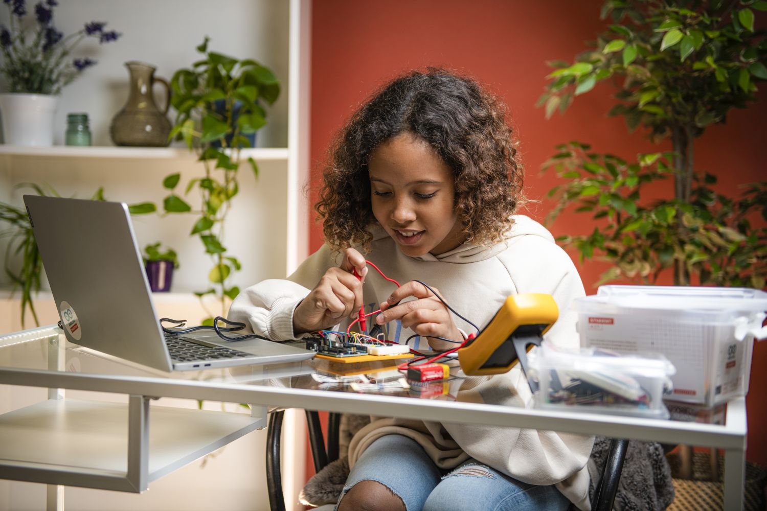 Artikelbild 2 des Artikels “Arduino Student Kit – Elektronik & Coding für Schulen “