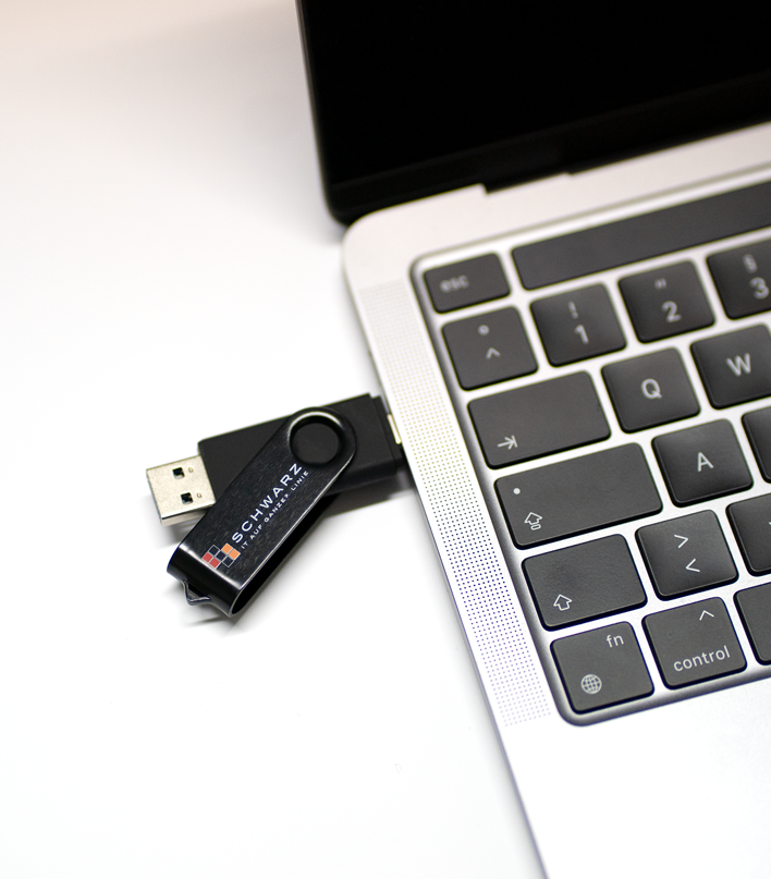 Artikelbild 2 des Artikels “SCHWARZ USB-Stick 32 GB – USB-A & USB-C Speicher für Schulen “