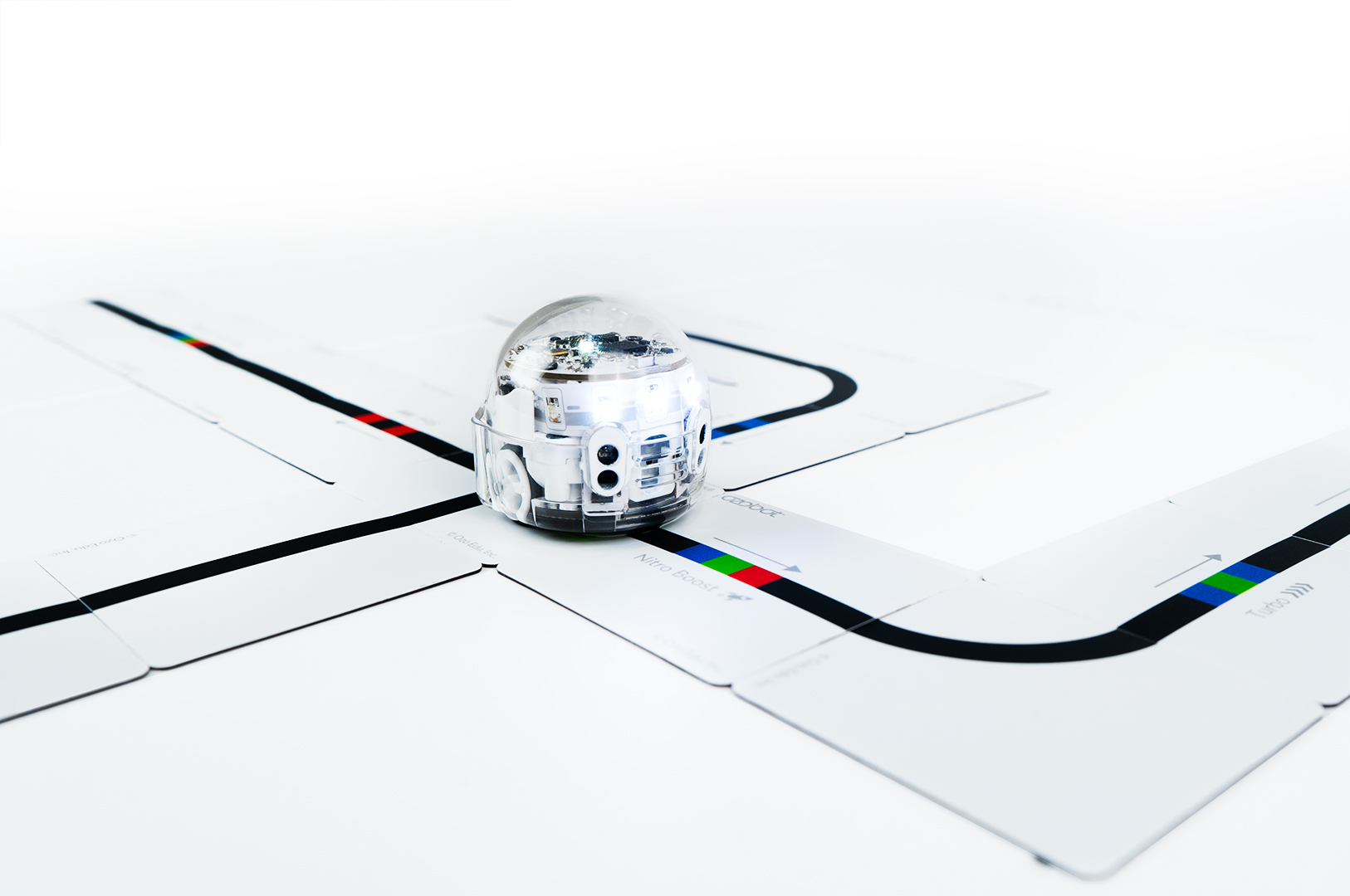 Artikelbild 2 des Artikels “Ozobot Farbcode-Magnete Speed Set – Programmieren für Vorschule & Grundschule “