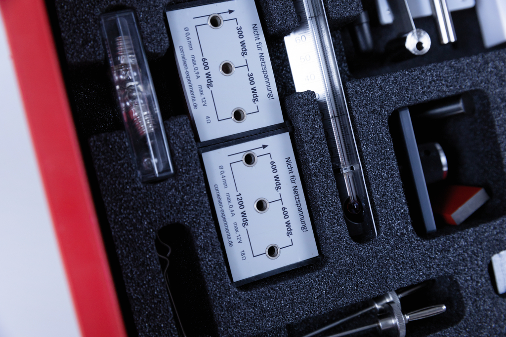 Artikelbild 3 des Artikels “Schüler-Set Elektrik mit Steckplatte – Stromkreise entdecken “