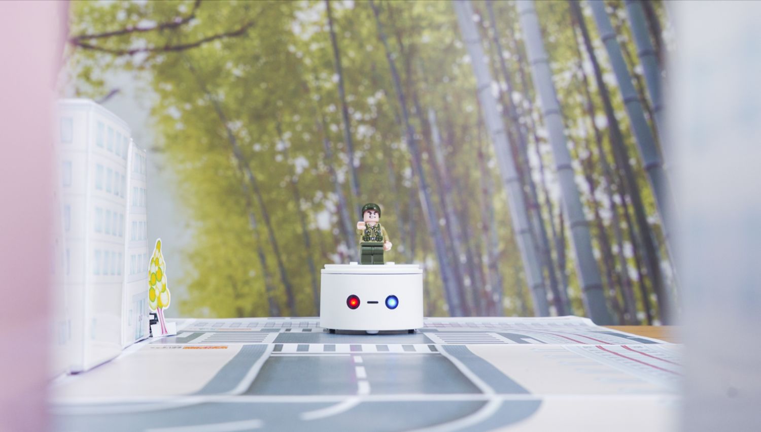 Artikelbild 4 des Artikels “MatataLab Animation Erweiterung – Bildschirmfreies Coding ab 4 Jahren “
