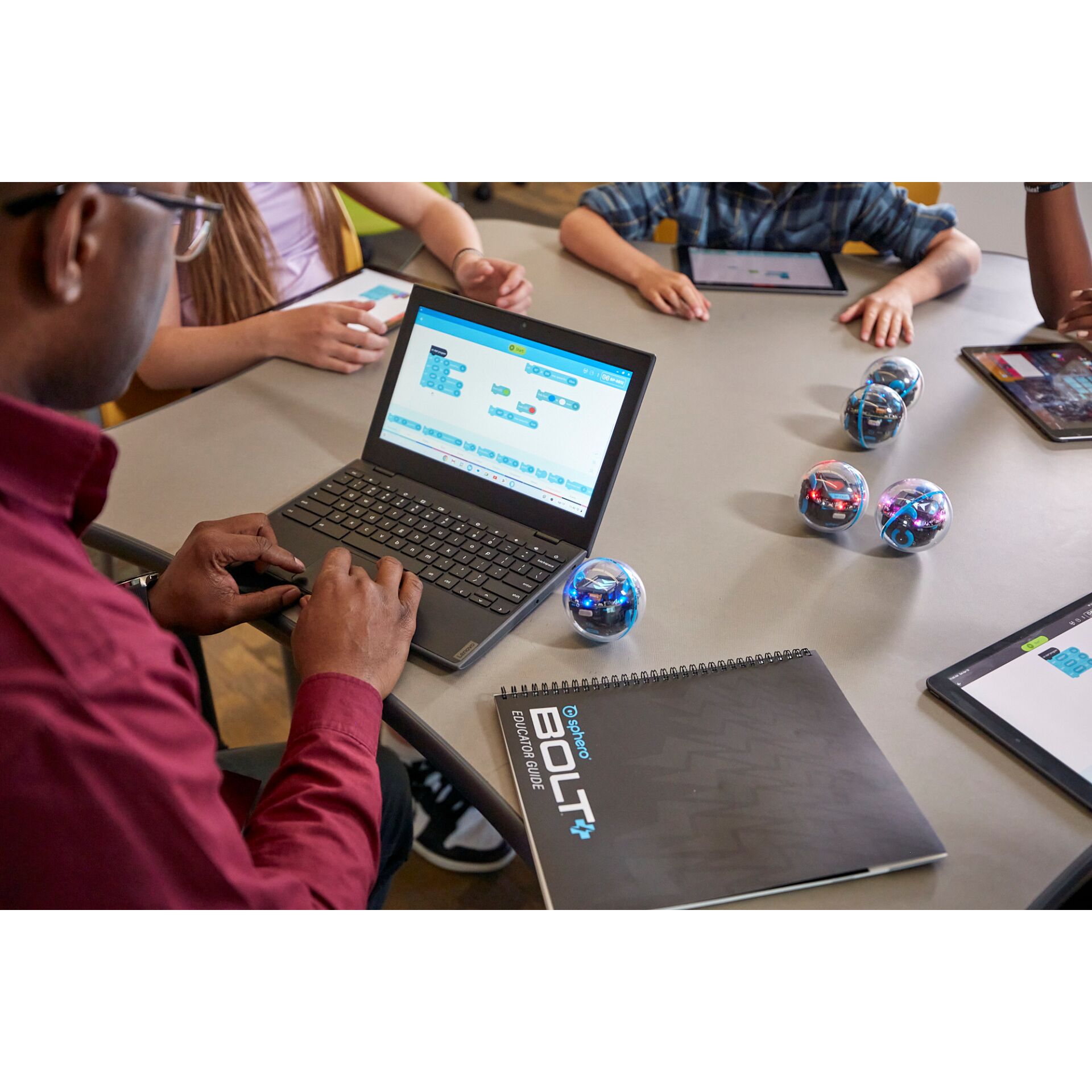 Artikelbild 4 des Artikels “Sphero BOLT+ – Lernroboter für MINT-Unterricht ab 8 Jahren “