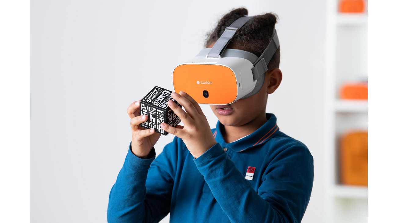Artikelbild 6 des Artikels “ClassVR CVR-255 8er Set – VR Headsets für Schulen (64 GB) “